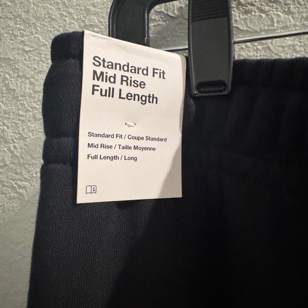 NWT Nike Sportswear Club Fleece
Women's Wide Leg Mid Rise Sz L in black - Picture 11 of 12